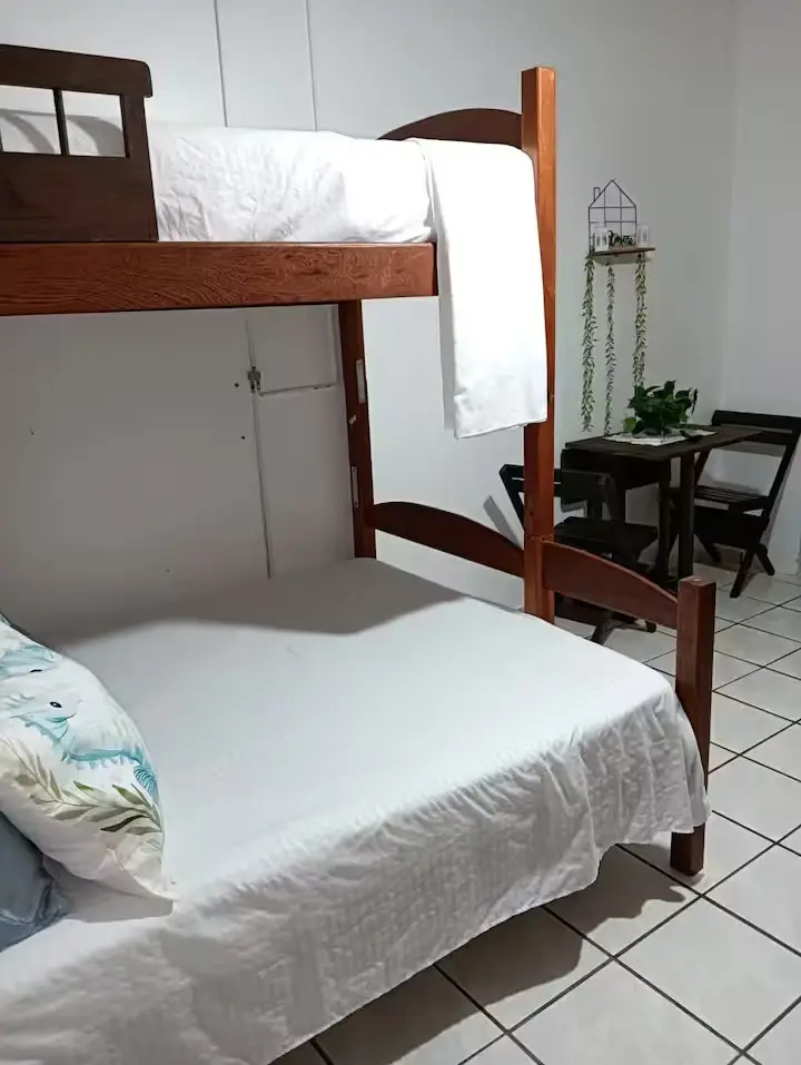 Quarto do apartamento 14 do Residencial Costão da Gamboa (foto 2)